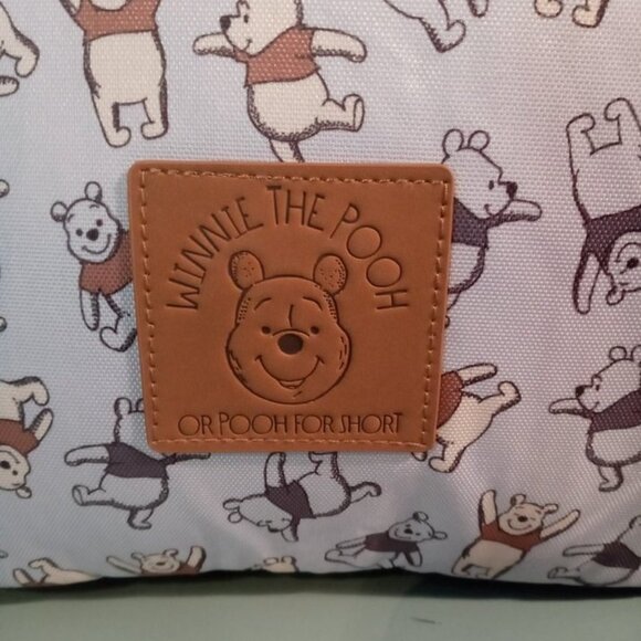 Disney Winnie the Pooh Mult-pocket Diaper Bag Set  - NWT - Picture 2 of 10